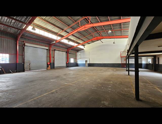 690M² WAREHOUSE TO LET IN JET PARK